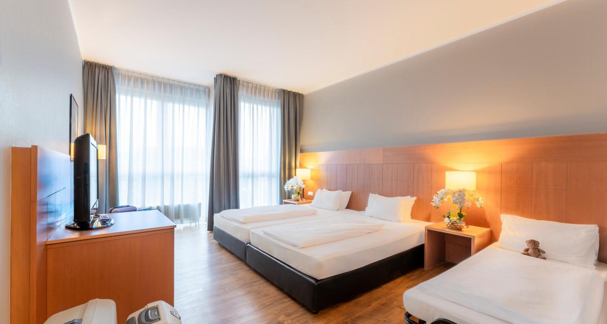 Plaza Premium Koeln Hotel ภายนอก รูปภาพ