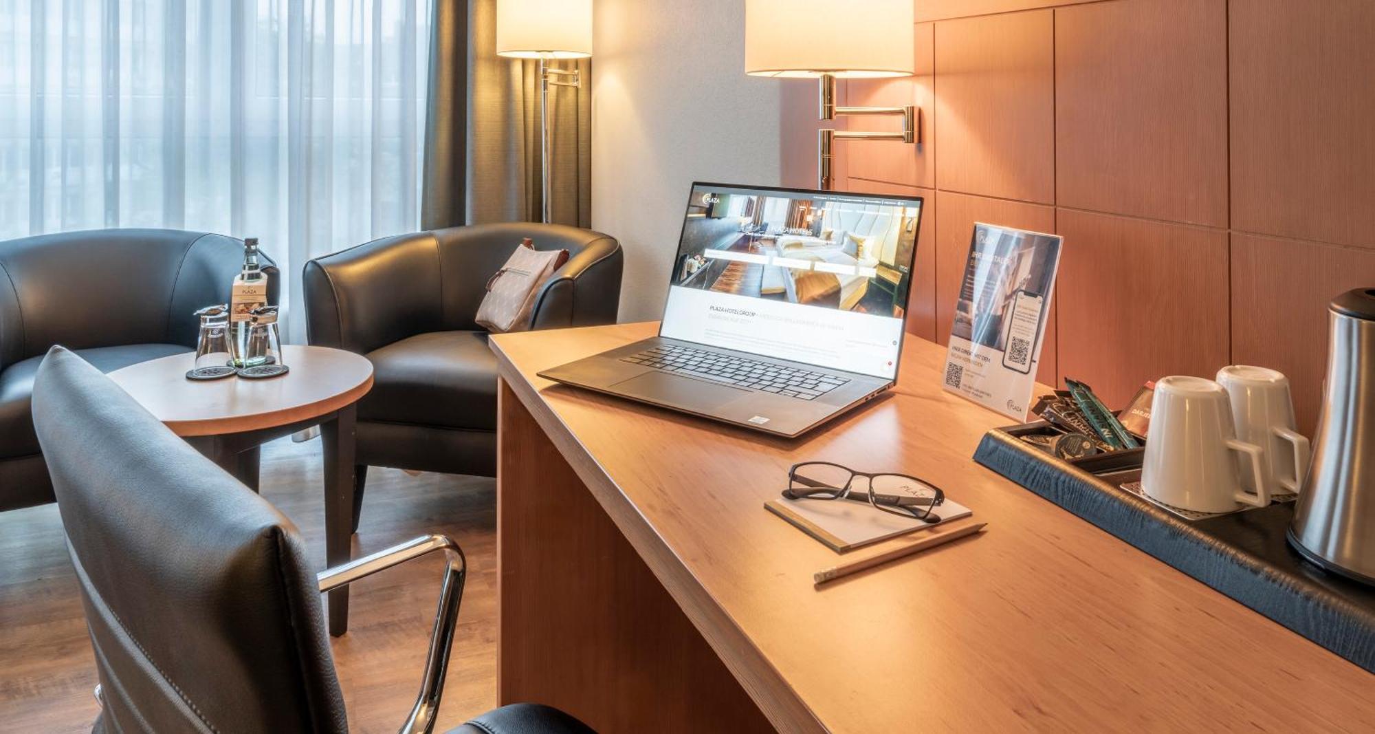 Plaza Premium Koeln Hotel ภายนอก รูปภาพ
