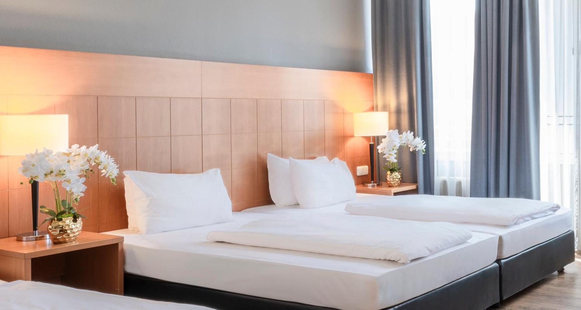 Plaza Premium Koeln Hotel ภายนอก รูปภาพ