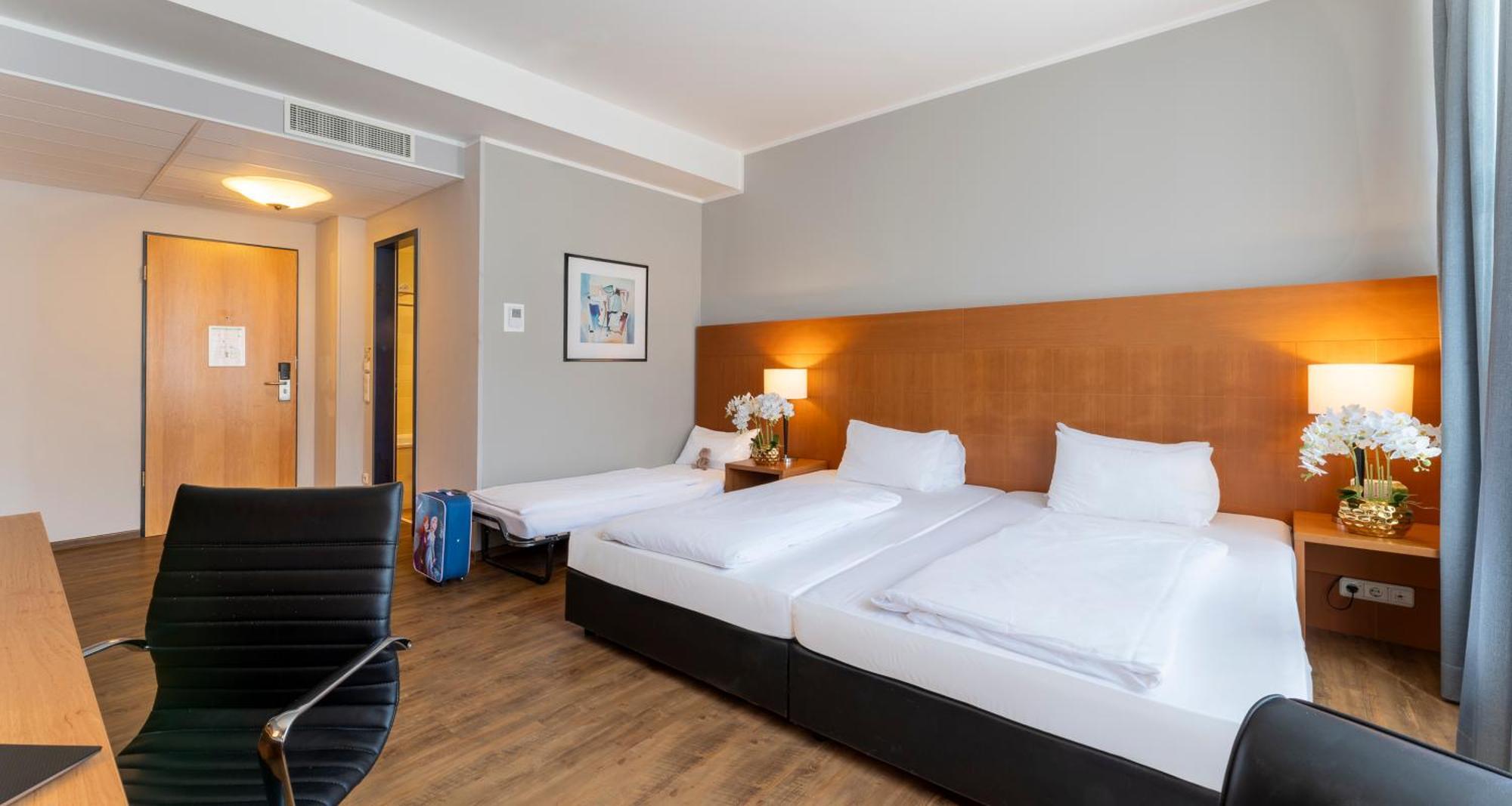 Plaza Premium Koeln Hotel ภายนอก รูปภาพ