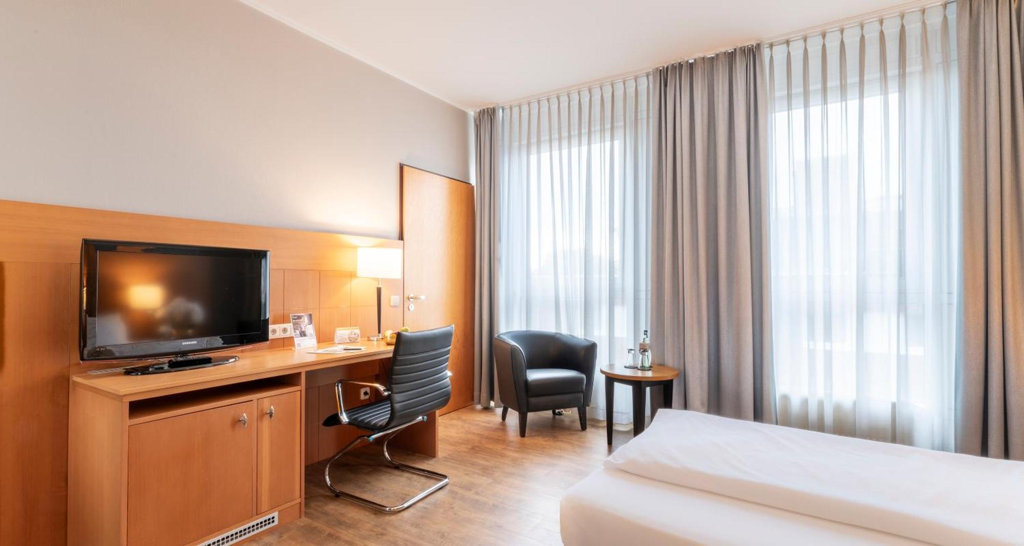 Plaza Premium Koeln Hotel ภายนอก รูปภาพ
