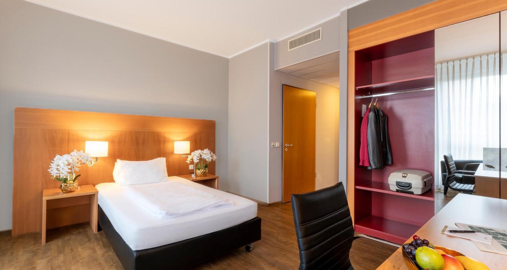 Plaza Premium Koeln Hotel ภายนอก รูปภาพ