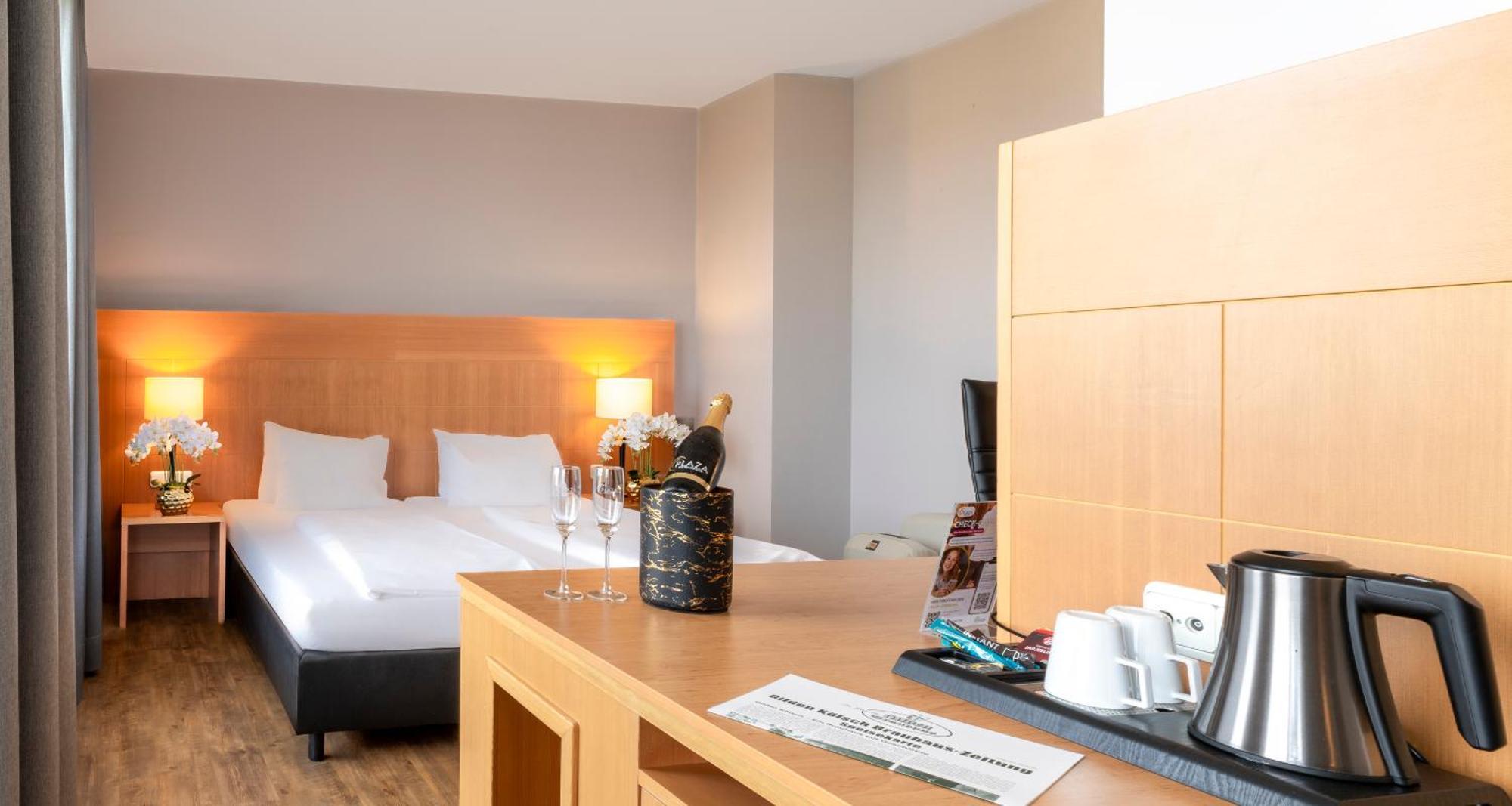 Plaza Premium Koeln Hotel ภายนอก รูปภาพ