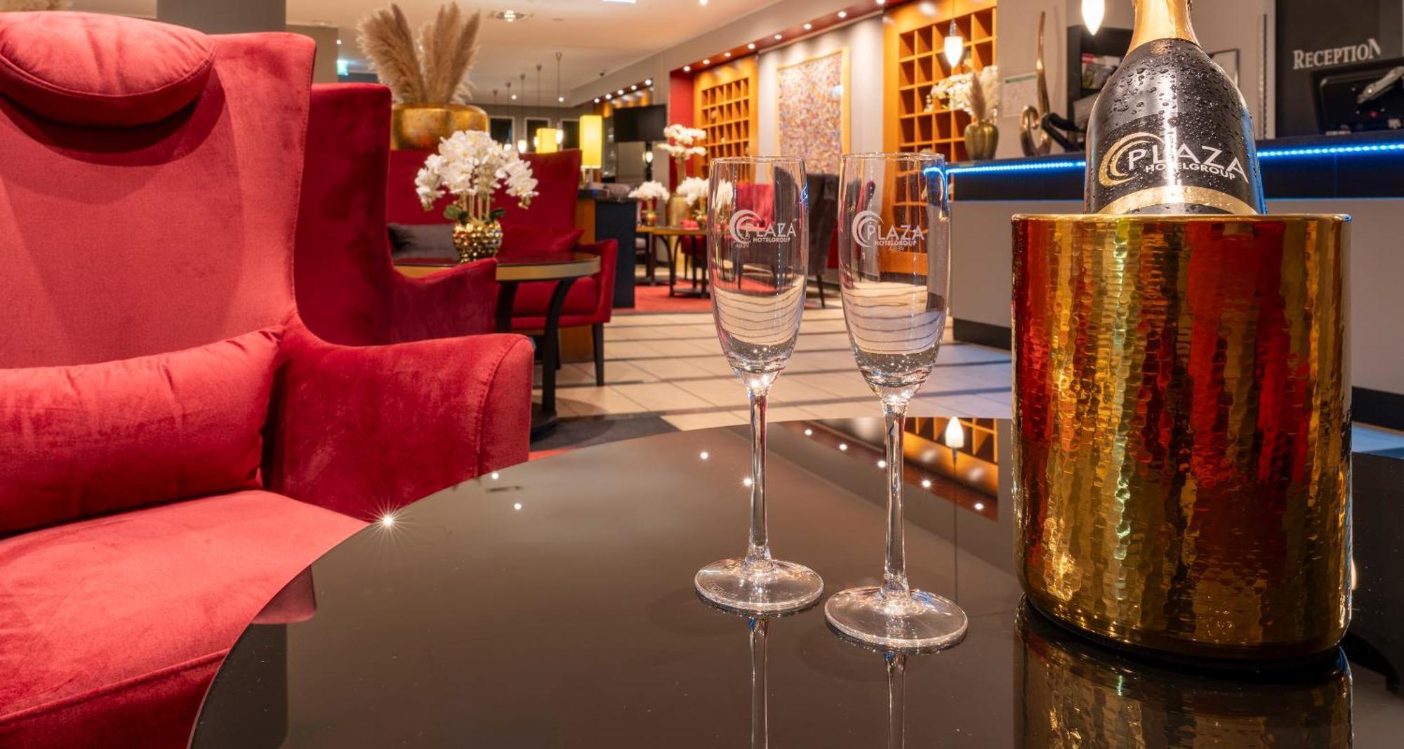 Plaza Premium Koeln Hotel ภายนอก รูปภาพ